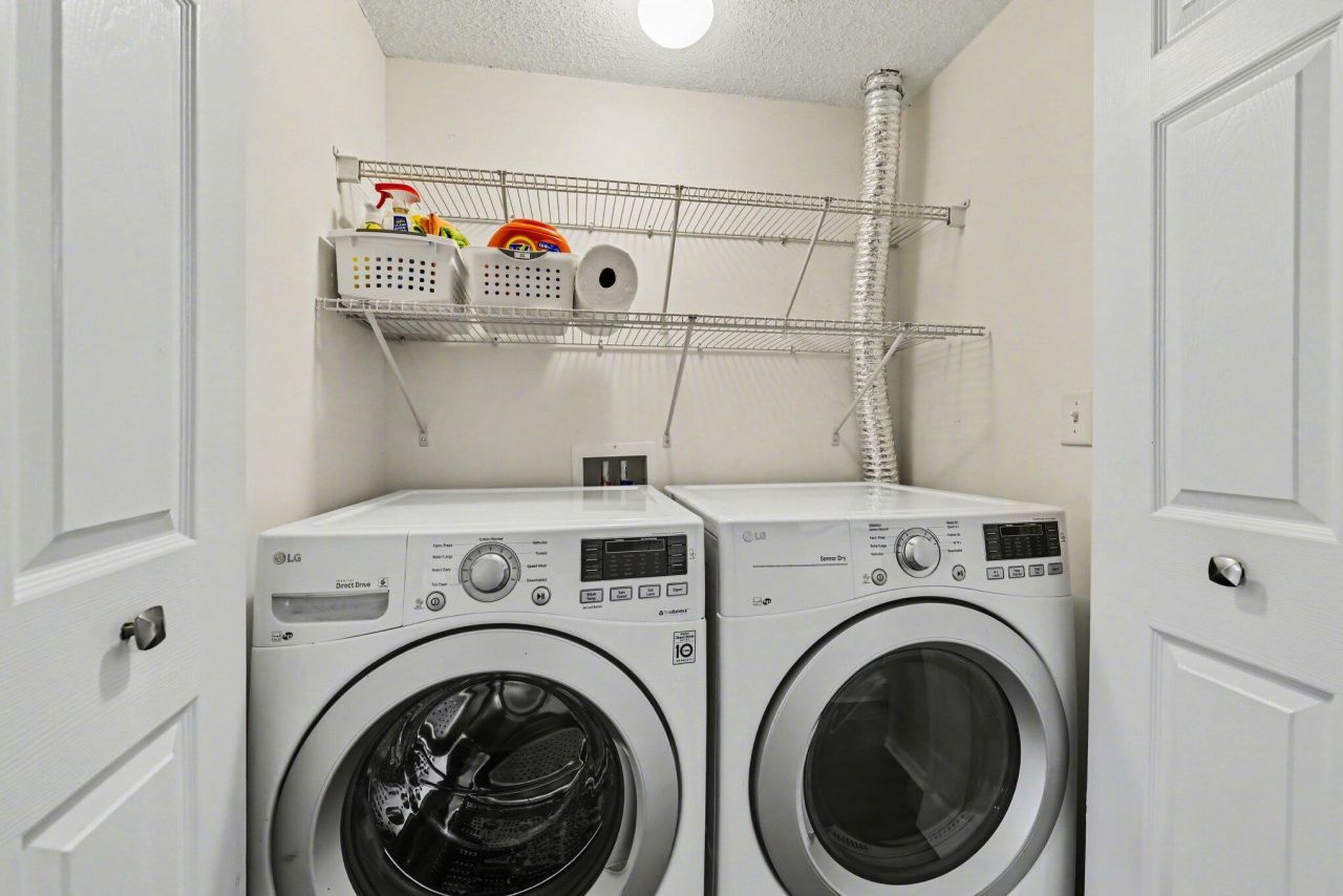 7965 Shadow Oak Drive Photo 11