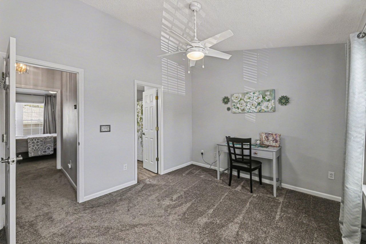 7965 Shadow Oak Drive Photo 18