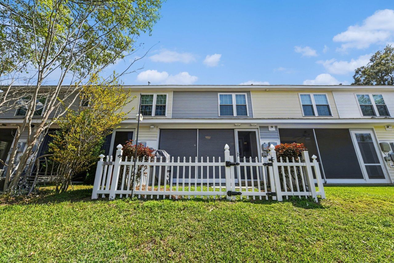 7965 Shadow Oak Drive Photo 25