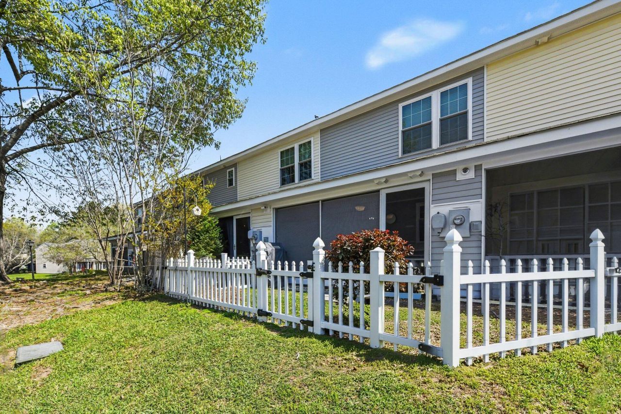 7965 Shadow Oak Drive Photo 26