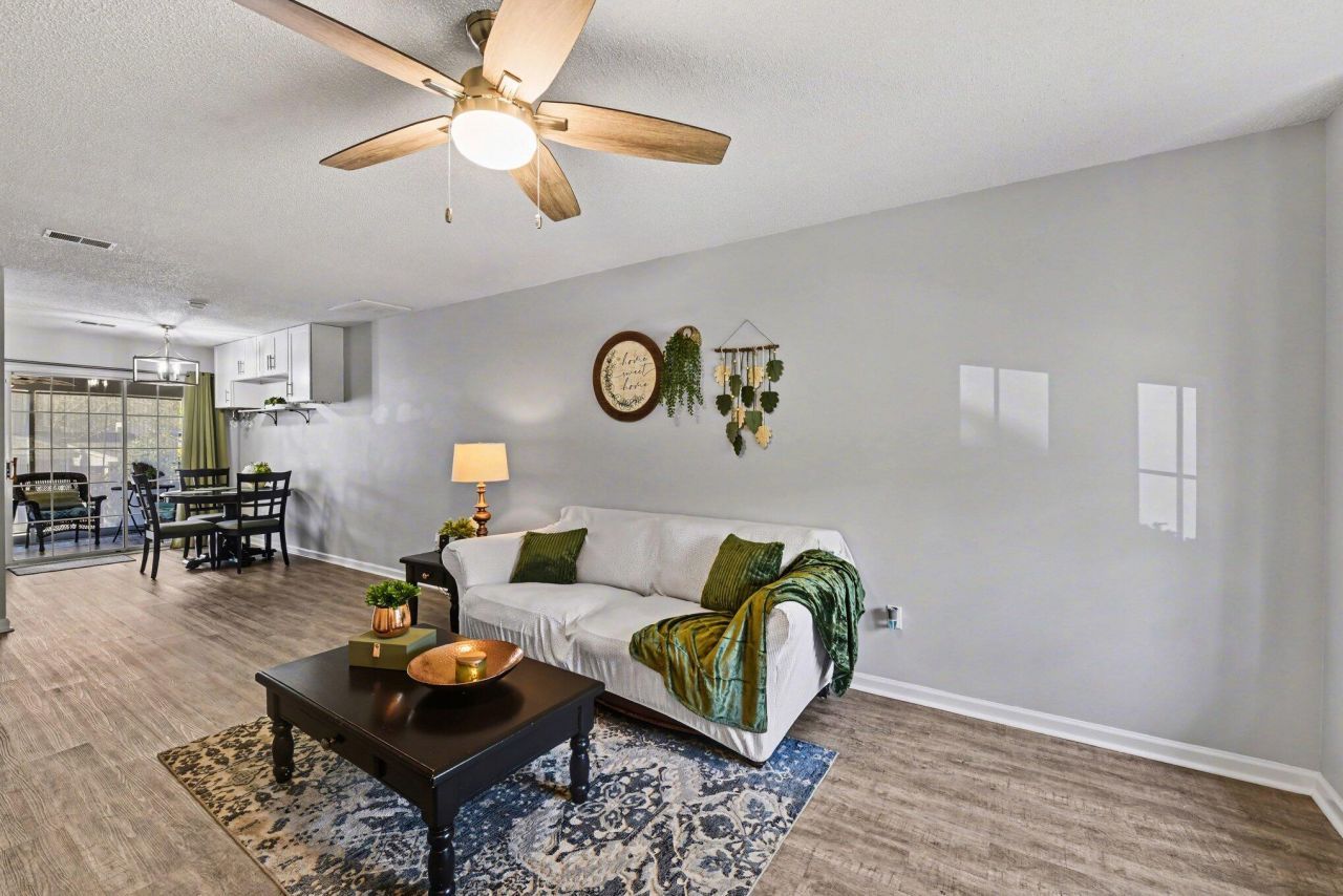 7965 Shadow Oak Drive Photo 6