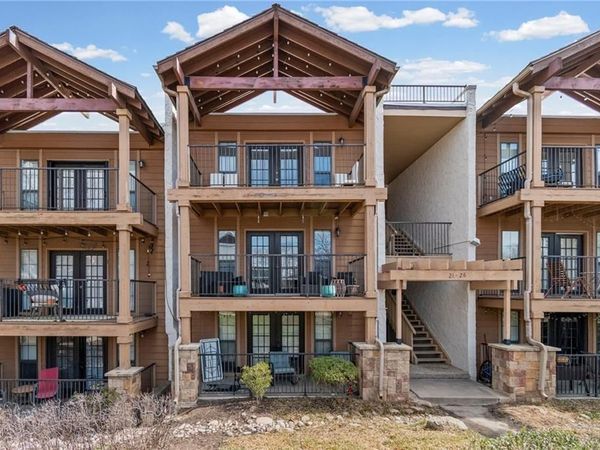 4727 Jarboe Street, Unit 23, Kansas City, MO 64112