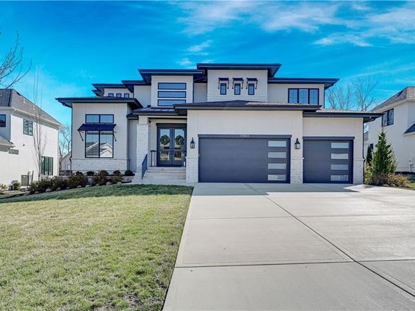 17021 Magnolia Street, Overland Park, KS 66221
