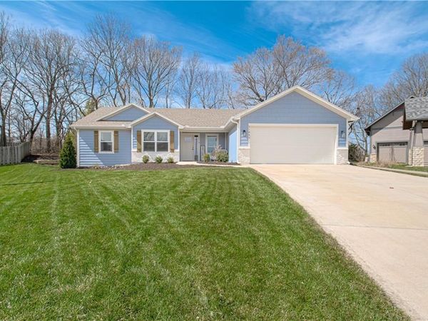21045 W 225th Terrace, Spring Hill, KS 66083
