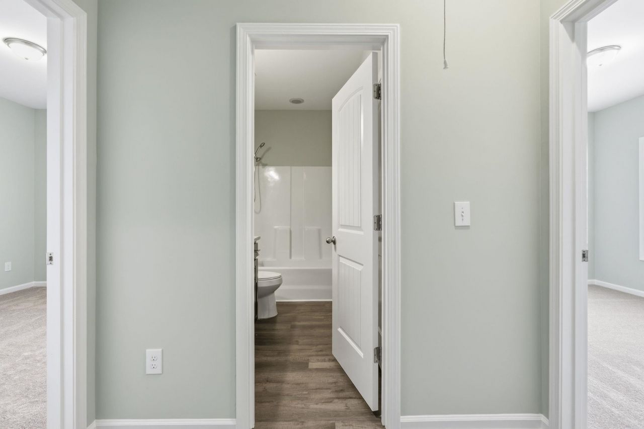 464 Honeyhill Loop  Photo 4