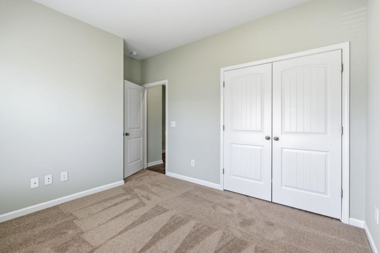 464 Honeyhill Loop  Photo 7