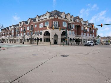 801 W Ann Arbor Trail, Plymouth, MI 48170