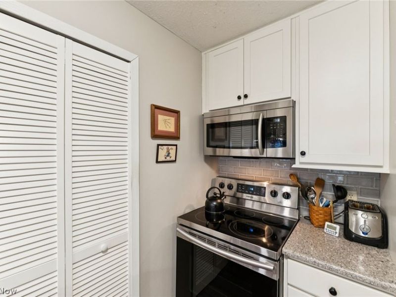 8615 Scenicview Drive , Broadview Heights, OH 44147 Photo 15