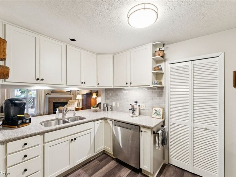 8615 Scenicview Drive , Broadview Heights, OH 44147 Photo 17