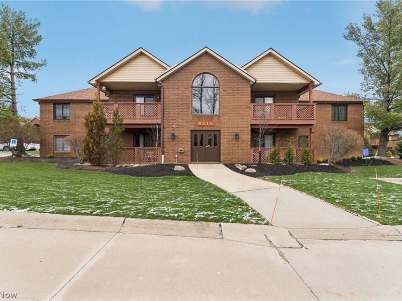 8615 Scenicview Drive , Broadview Heights, OH 44147 Photo 5