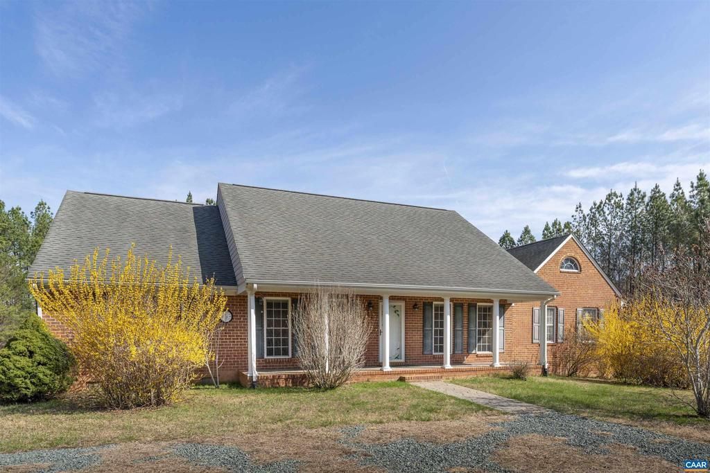 2508 Thomas Jefferson Pkwy, Charlottesville, VA 22902 Main Photo