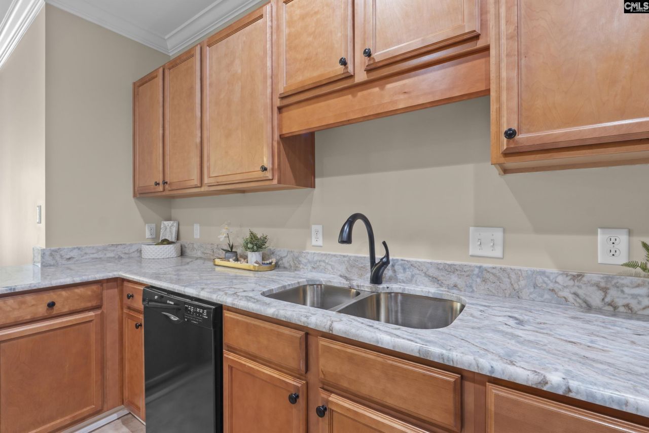 120 Breezes Drive Photo 10