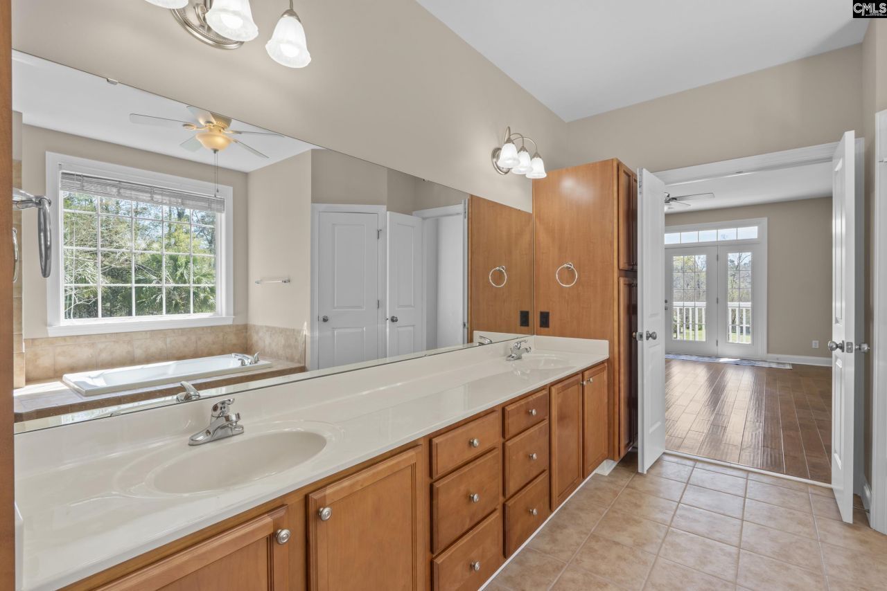 120 Breezes Drive Photo 16