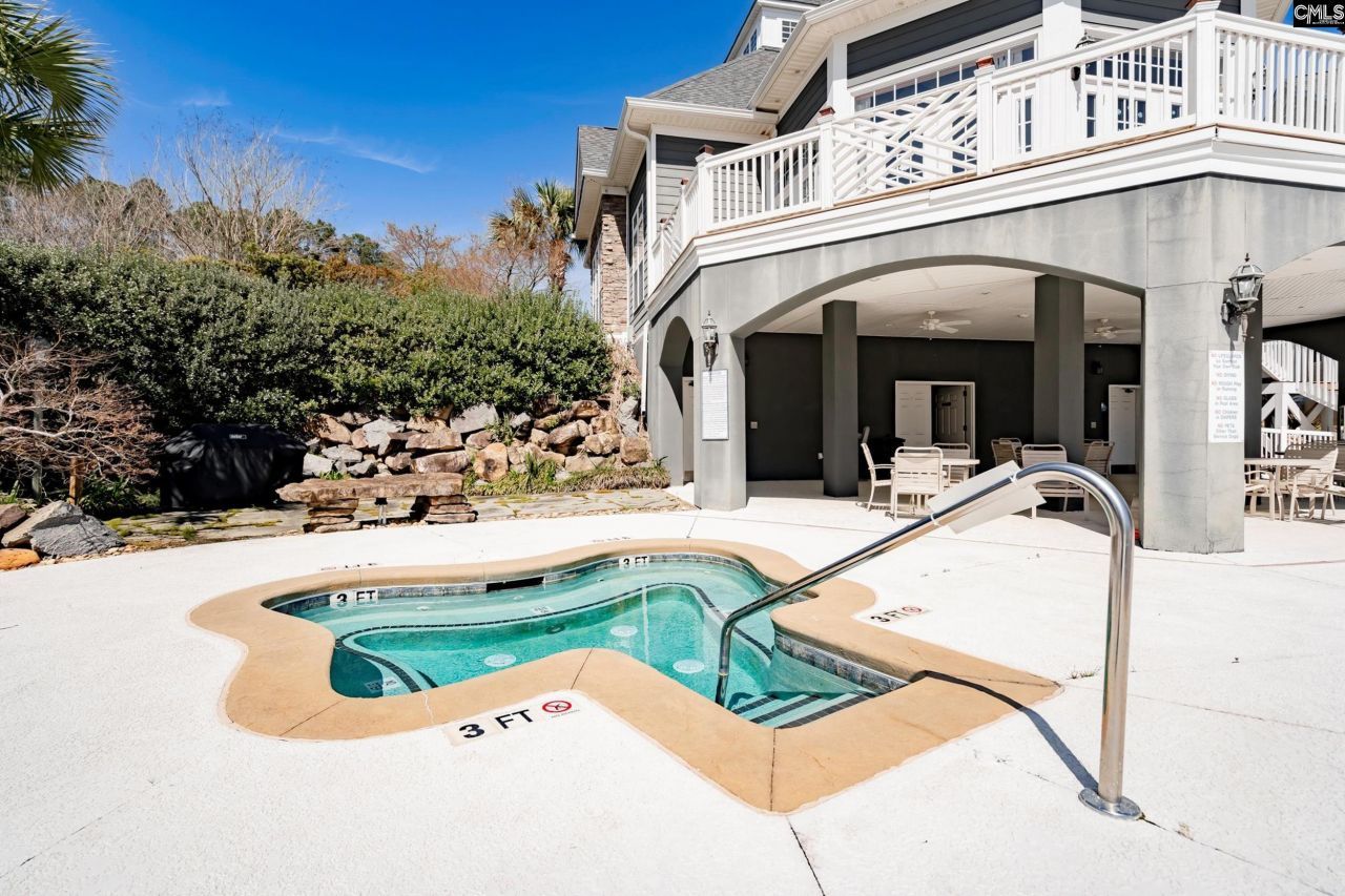 120 Breezes Drive Photo 29