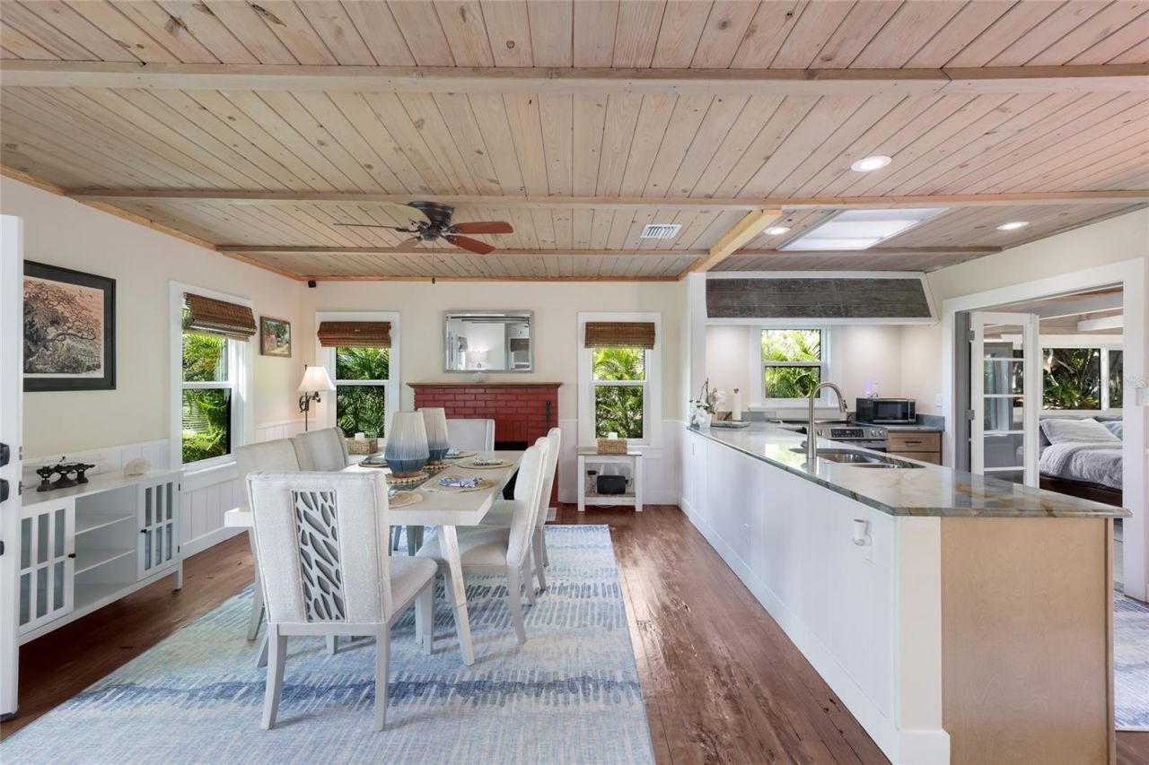 7030 Poinsettia Avenue, Longboat Key, FL 34228 Photo