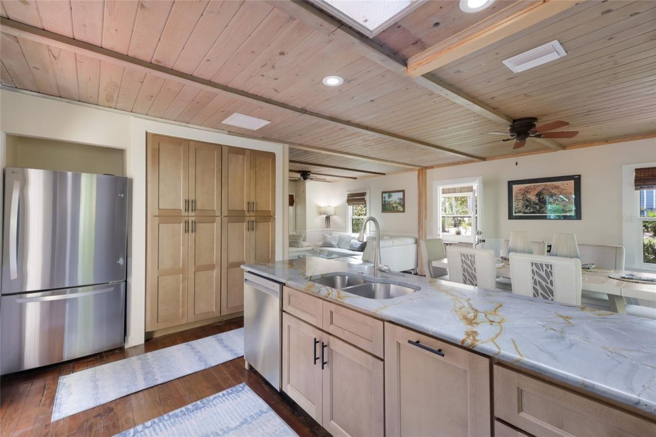 7030 Poinsettia Avenue, Longboat Key, FL 34228 Photo