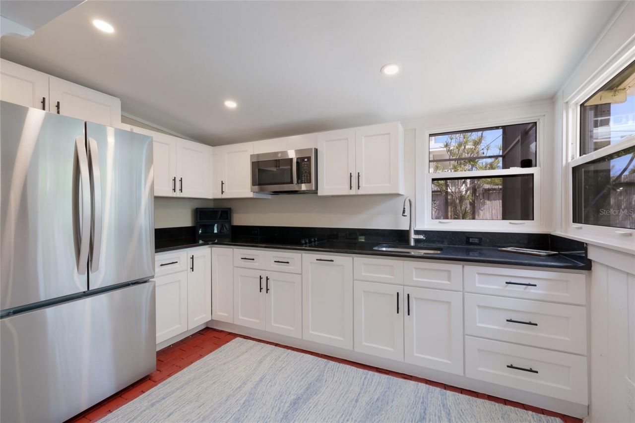 7030 Poinsettia Avenue, Longboat Key, FL 34228 Photo