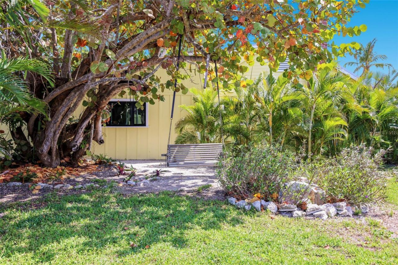 7030 Poinsettia Avenue, Longboat Key, FL 34228 Photo