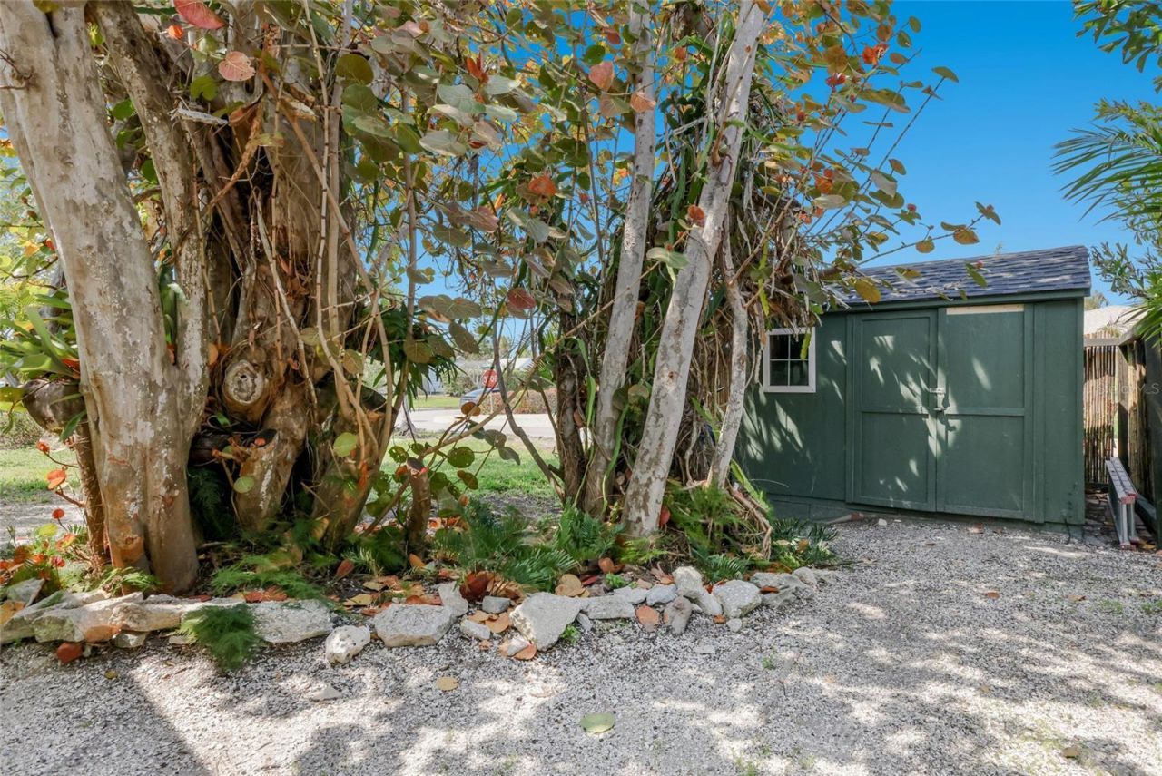 7030 Poinsettia Avenue, Longboat Key, FL 34228 Photo