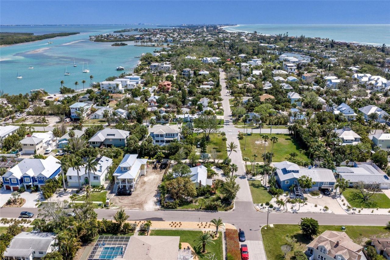 7030 Poinsettia Avenue, Longboat Key, FL 34228 Photo