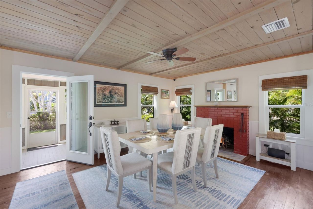 7030 Poinsettia Avenue, Longboat Key, FL 34228 Photo