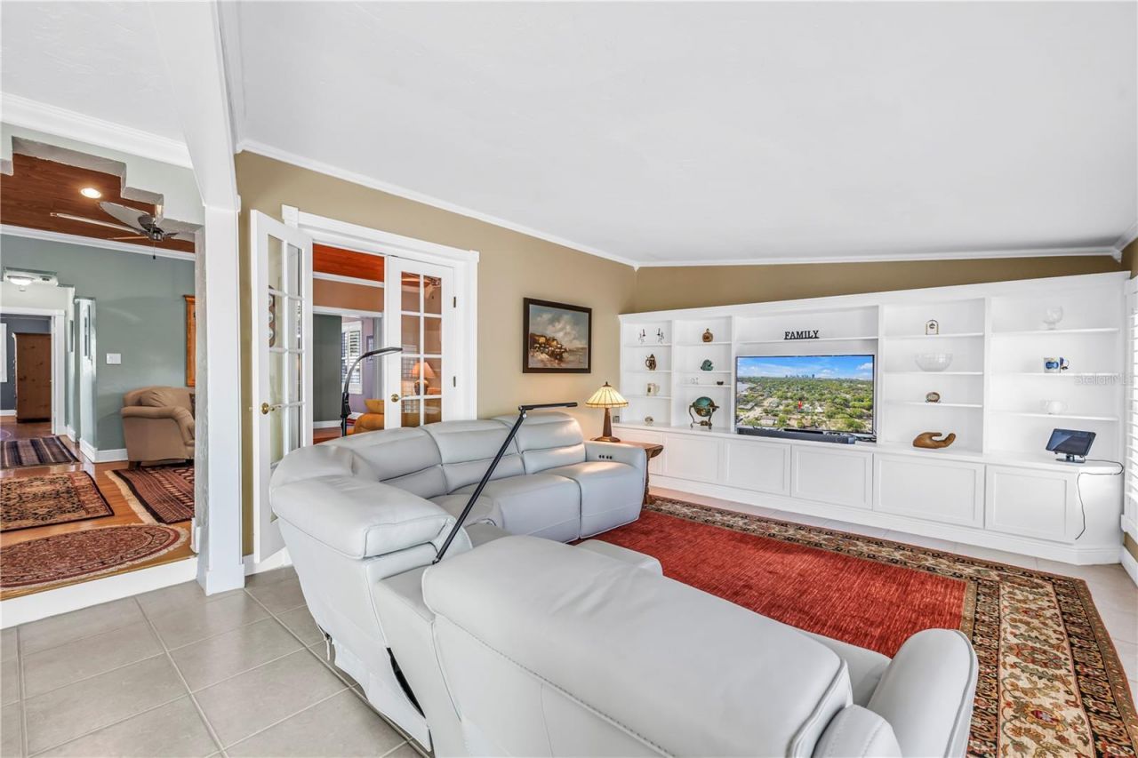 126 30th Avenue N, Saint Petersburg, FL 33704 Photo