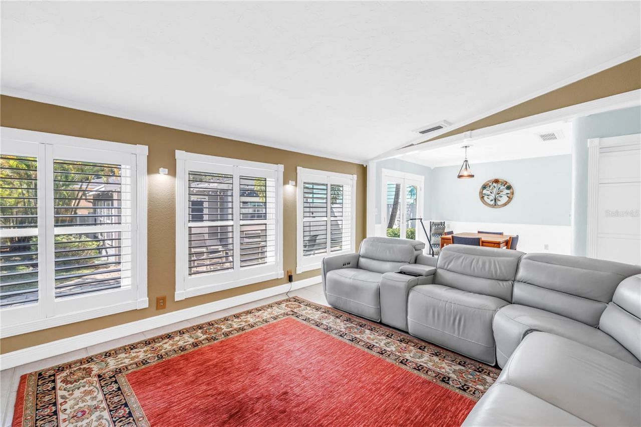 126 30th Avenue N, Saint Petersburg, FL 33704 Photo