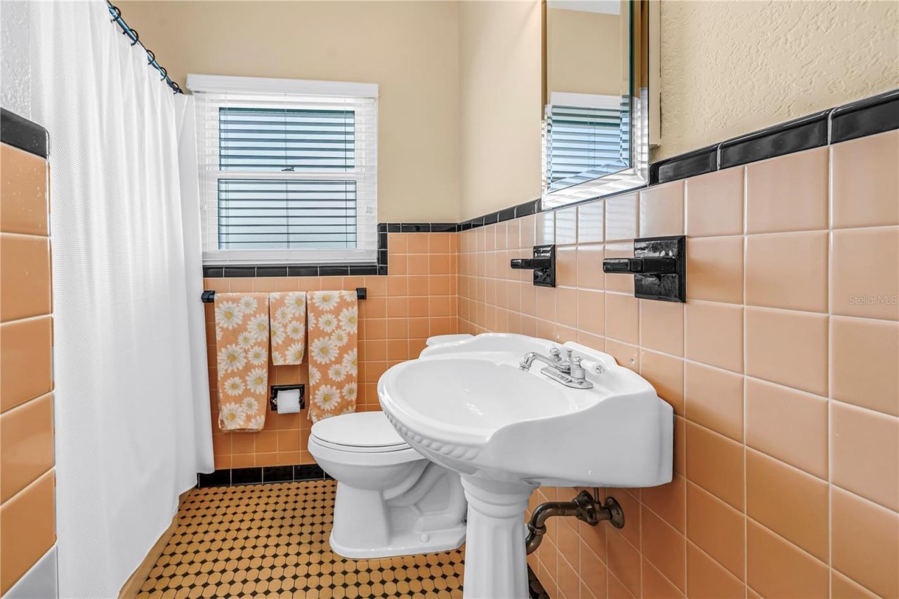 126 30th Avenue N, Saint Petersburg, FL 33704 Photo