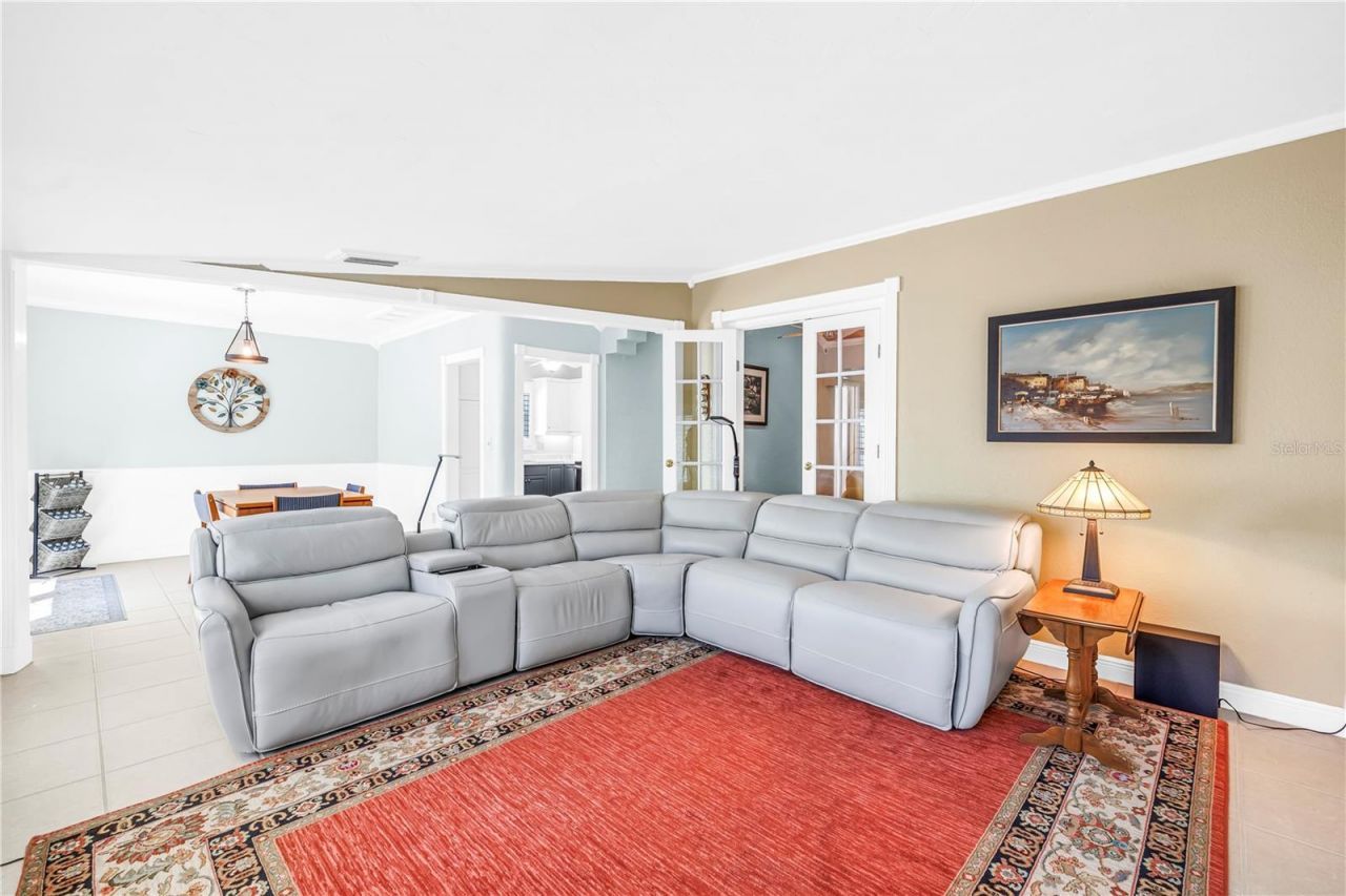 126 30th Avenue N, Saint Petersburg, FL 33704 Photo