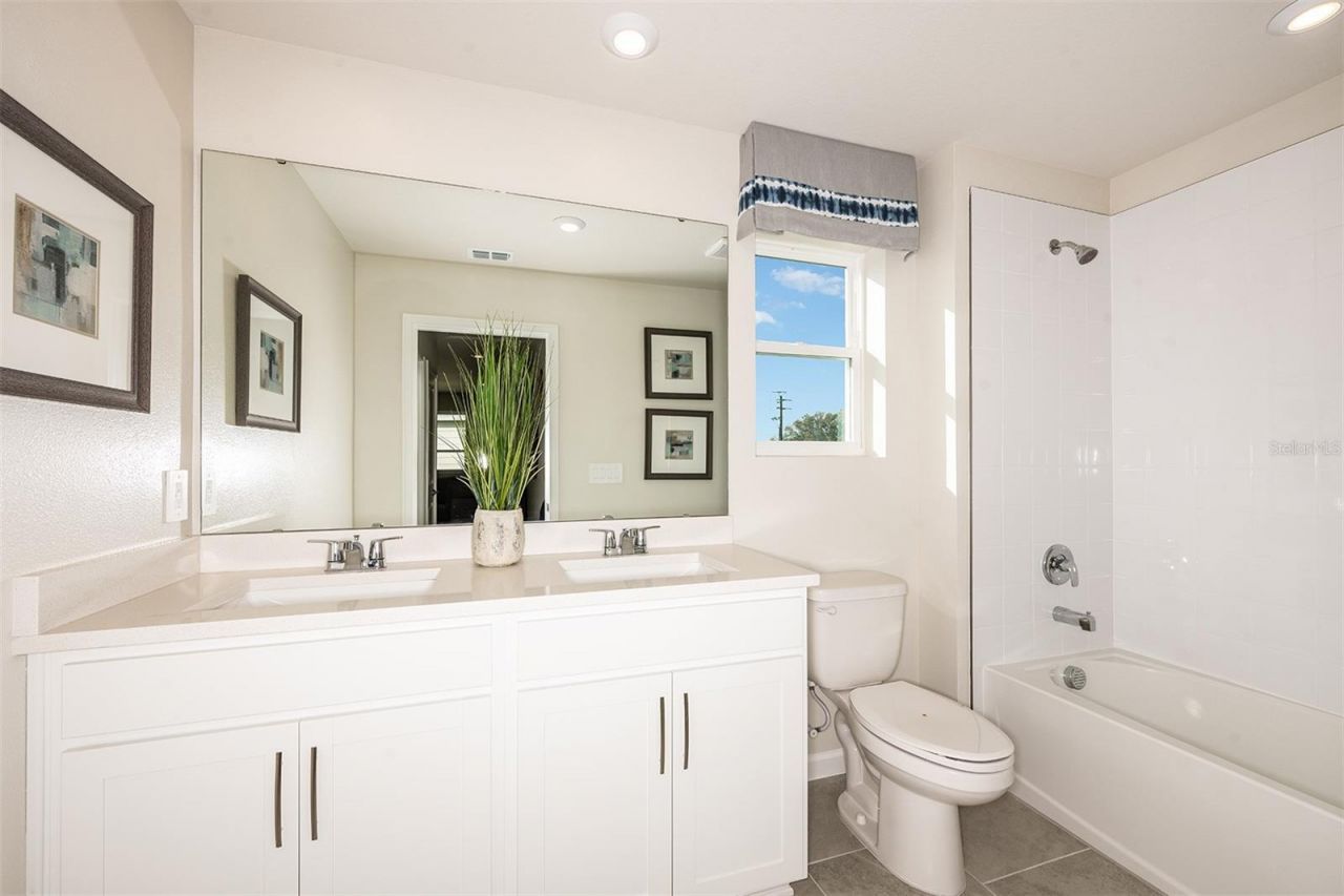 5647 Skylight Way , Palmetto, FL 34221 Photo