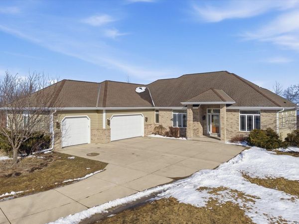 5207 Lower Lakeview Ridge Rd, Belgium, WI 53004