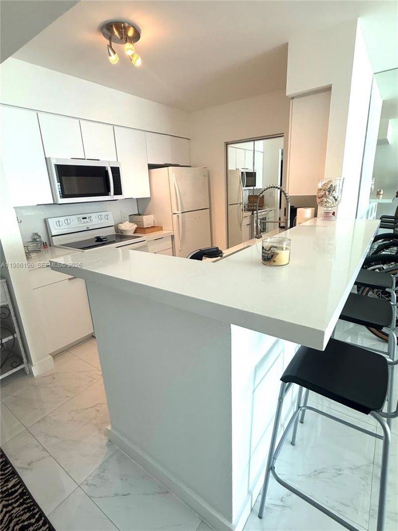 90 Alton Rd, Unit 1106, Miami Beach, FL 33139 Photo