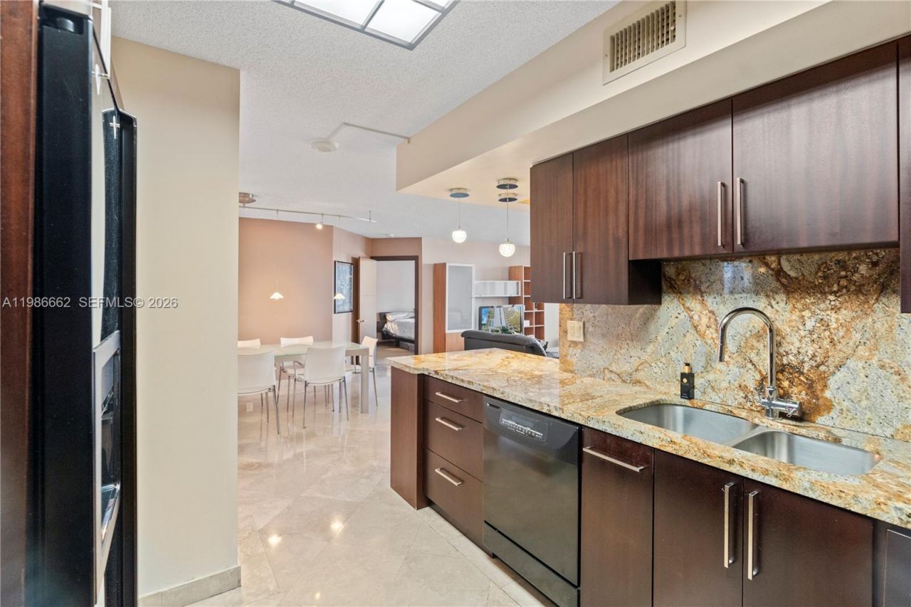 19101 NE 36th Ct , Unit 409, Aventura, FL 33180 Photo