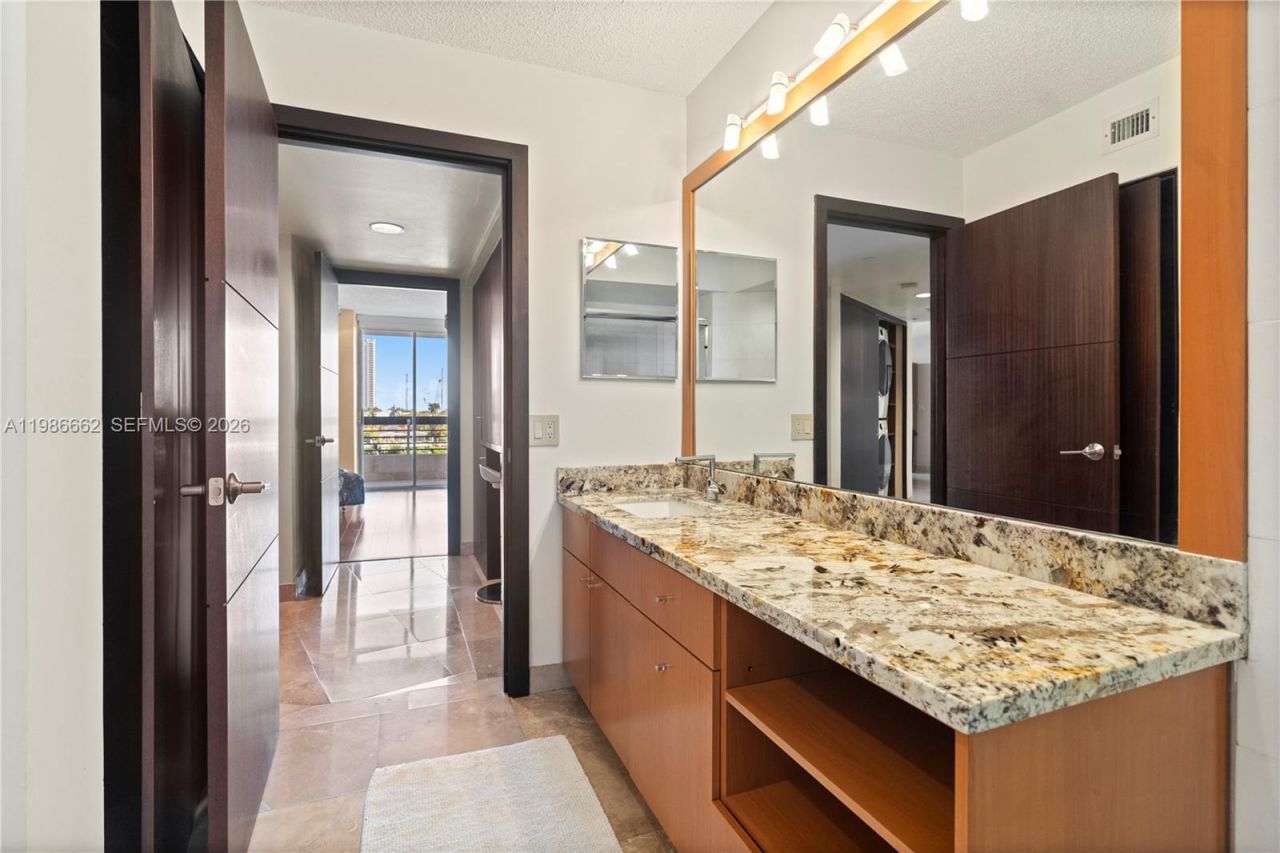 19101 NE 36th Ct , Unit 409, Aventura, FL 33180 Photo