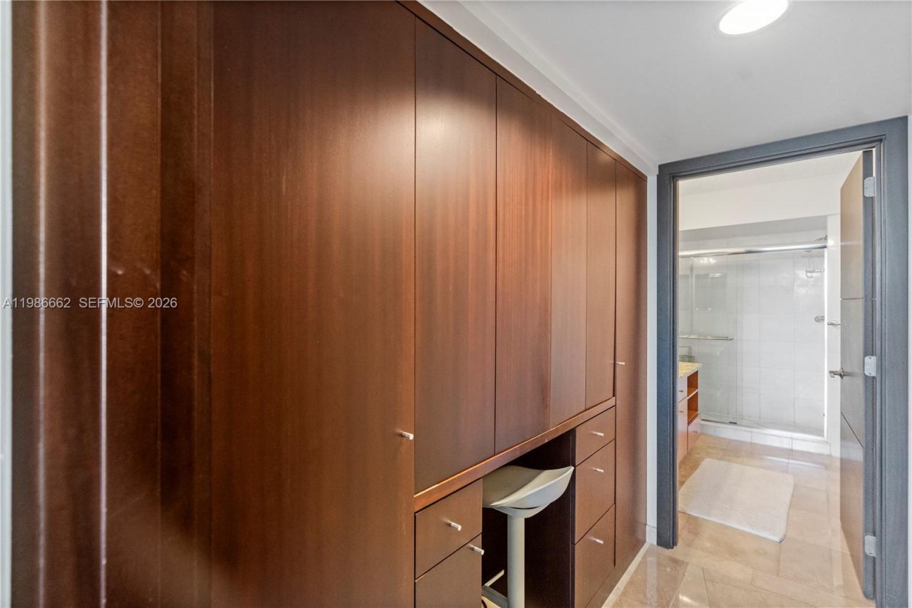 19101 NE 36th Ct , Unit 409, Aventura, FL 33180 Photo