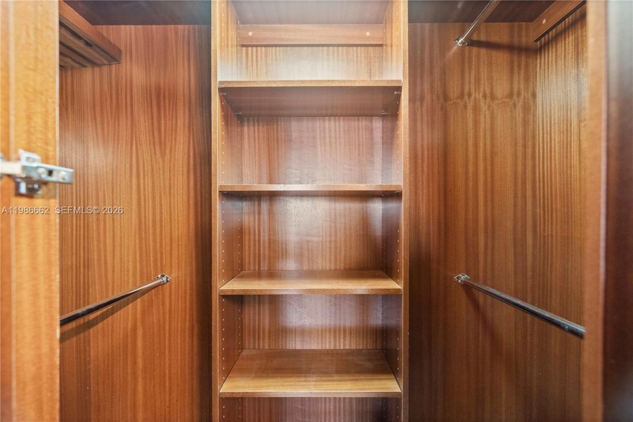 19101 NE 36th Ct , Unit 409, Aventura, FL 33180 Photo