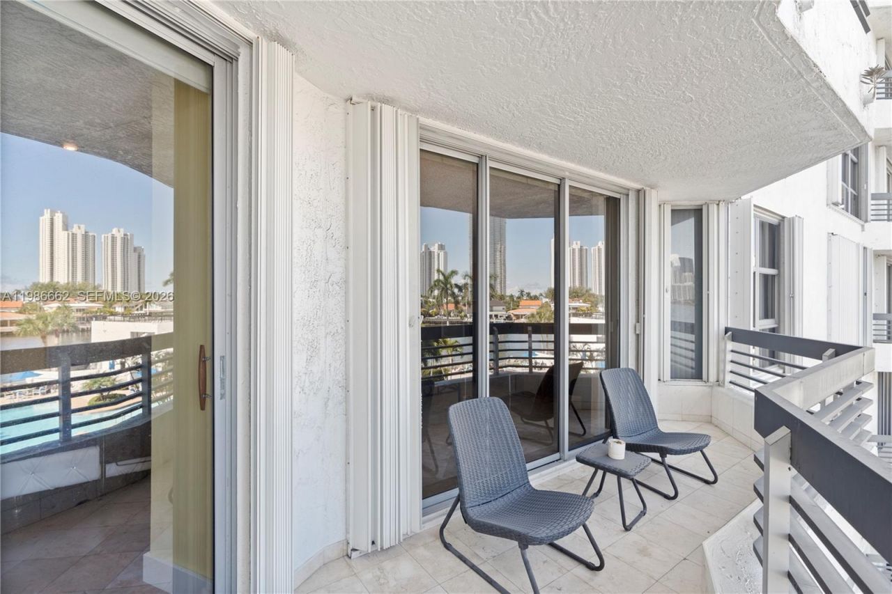 19101 NE 36th Ct , Unit 409, Aventura, FL 33180 Photo