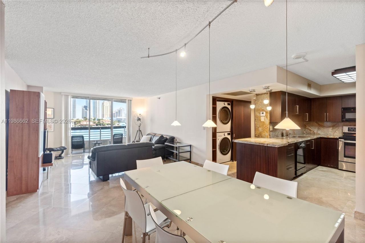 19101 NE 36th Ct , Unit 409, Aventura, FL 33180 Photo