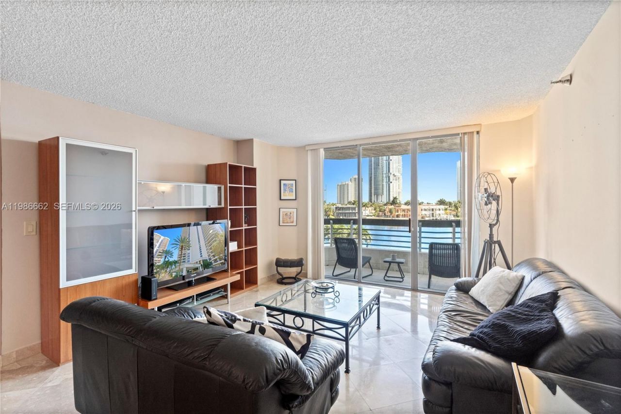 19101 NE 36th Ct , Unit 409, Aventura, FL 33180 Photo