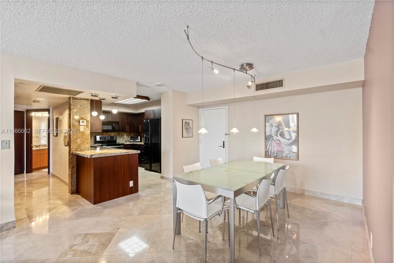 19101 NE 36th Ct , Unit 409, Aventura, FL 33180 Photo