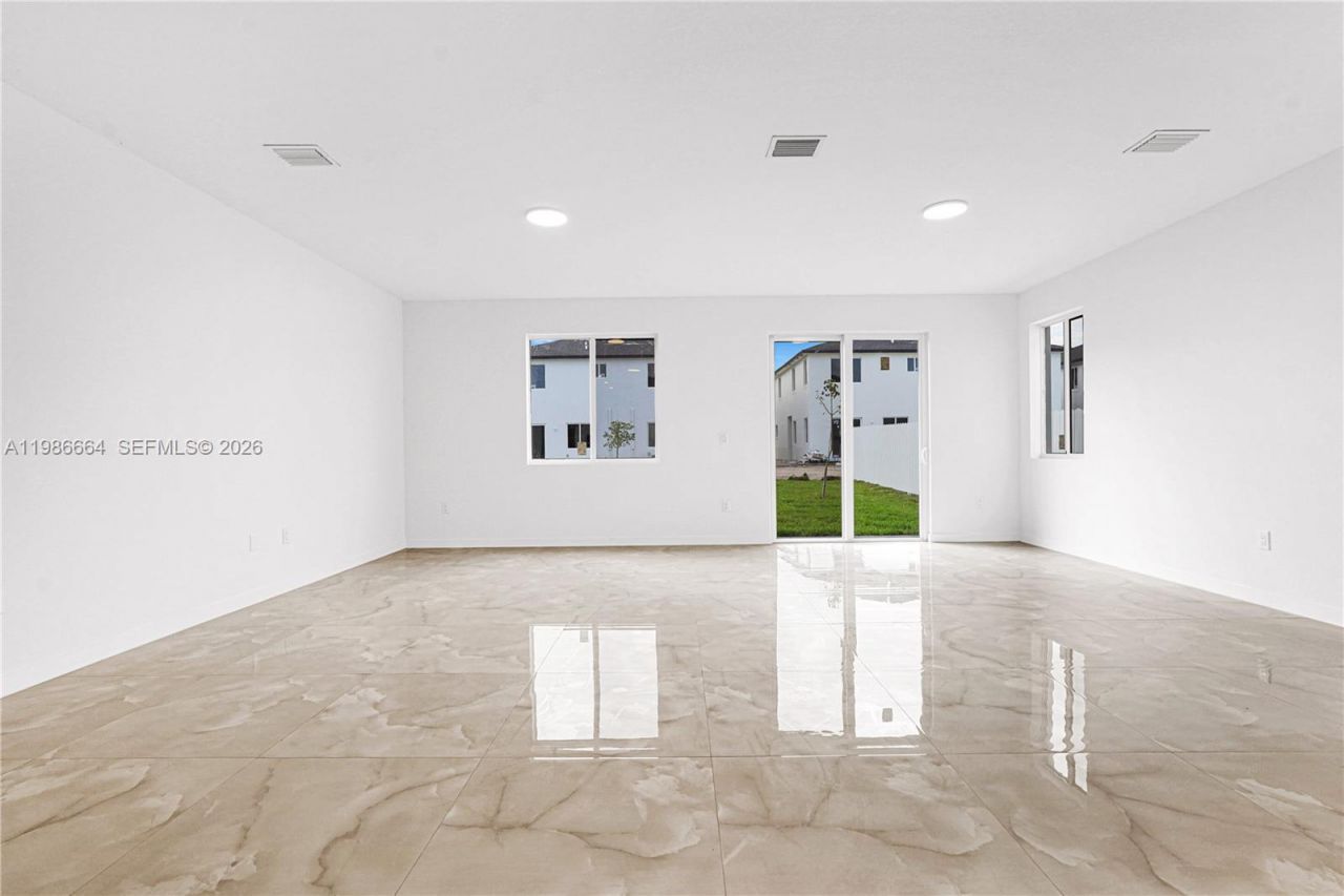 22445 SW 125th Ave , Unit 18A, Miami, FL 33170 Photo