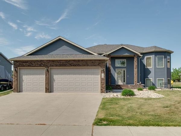 1610 42nd Avenue S, Moorhead, MN 56560