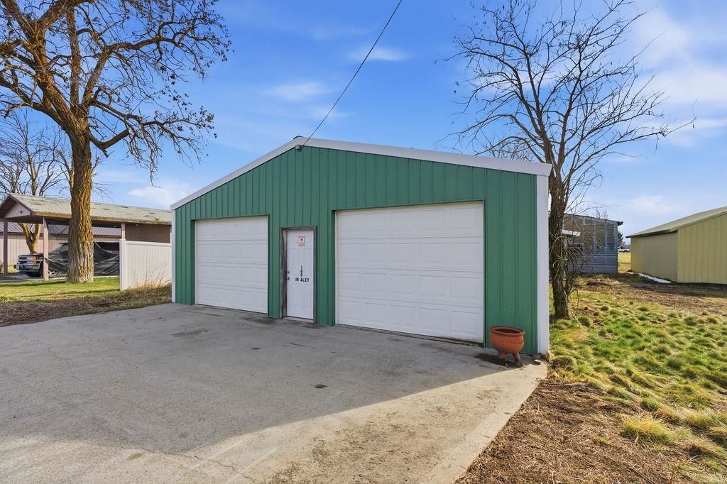 160 SW Creston Ave primary photo