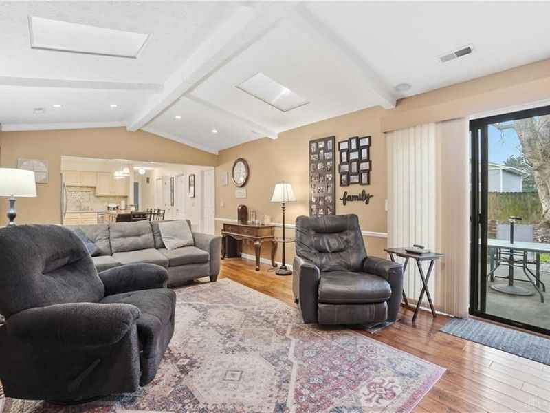 812 Pine Needles Drive, Dayton, OH 45458 Photo 15