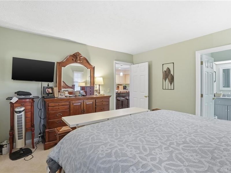 812 Pine Needles Drive, Dayton, OH 45458 Photo 18