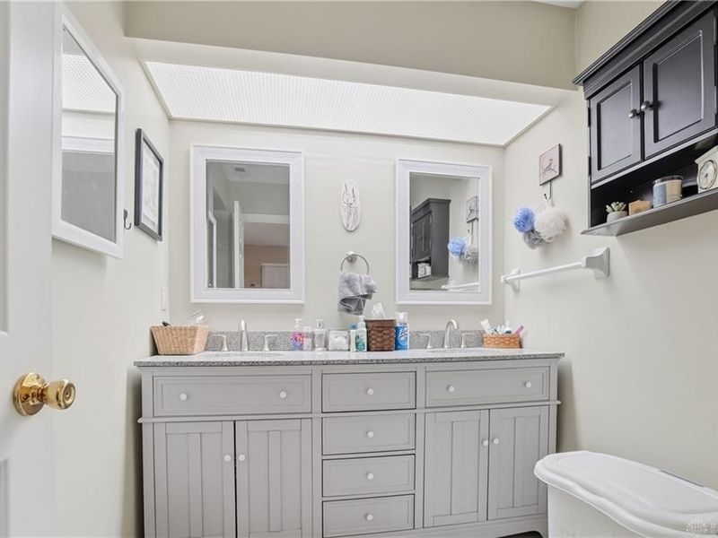 812 Pine Needles Drive, Dayton, OH 45458 Photo 19