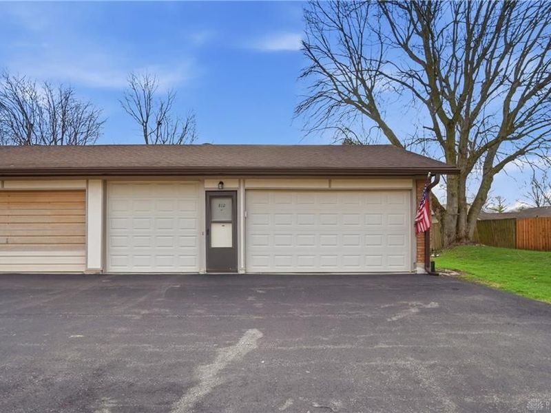 812 Pine Needles Drive, Dayton, OH 45458 Photo 32