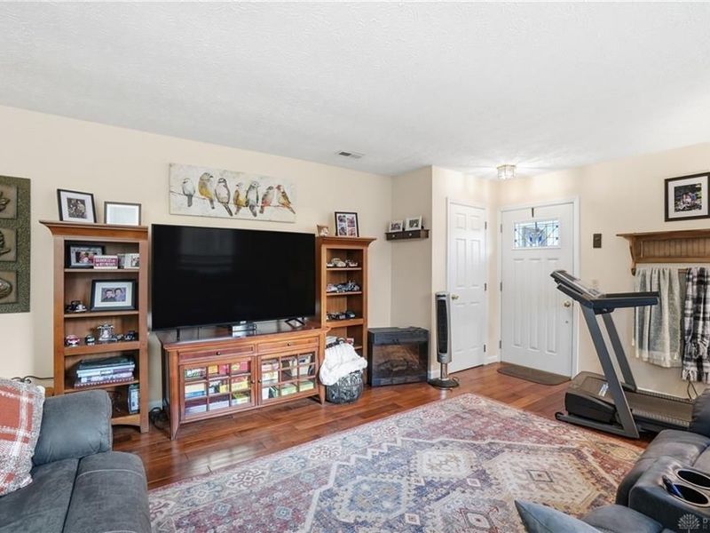 812 Pine Needles Drive, Dayton, OH 45458 Photo 5