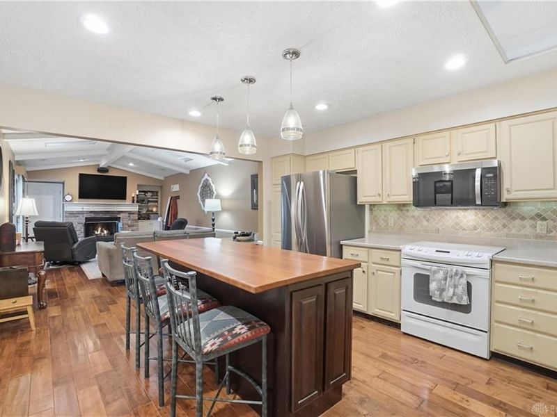 812 Pine Needles Drive, Dayton, OH 45458 Photo 7