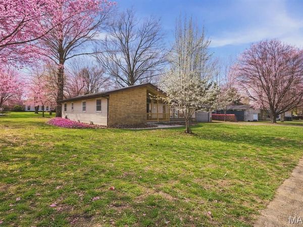 908 M- East 10th Street , Mountain Grove, MO 65711